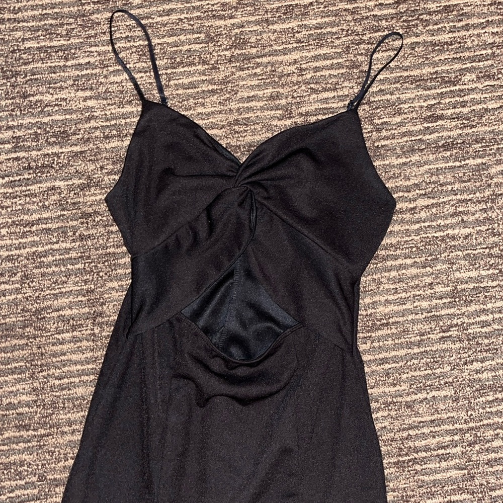 CHARLOTTE RUSSE | Small Bodycon Dress with Cut Out